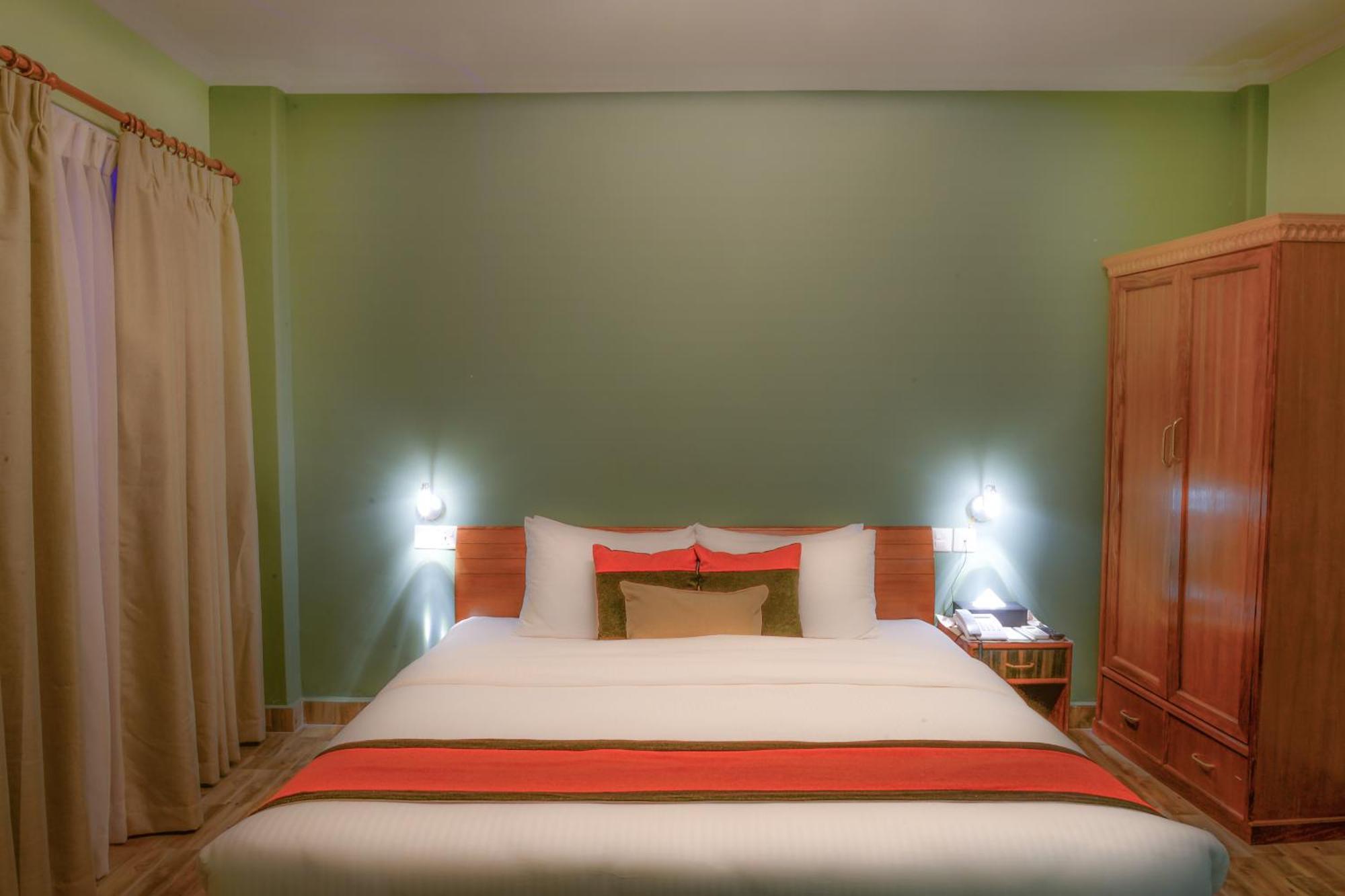 Hotel Raniban Arcade Pokhara Zewnętrze zdjęcie