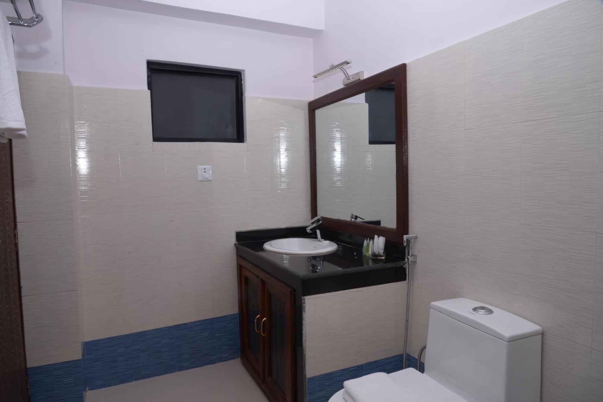 Hotel Raniban Arcade Pokhara Zewnętrze zdjęcie