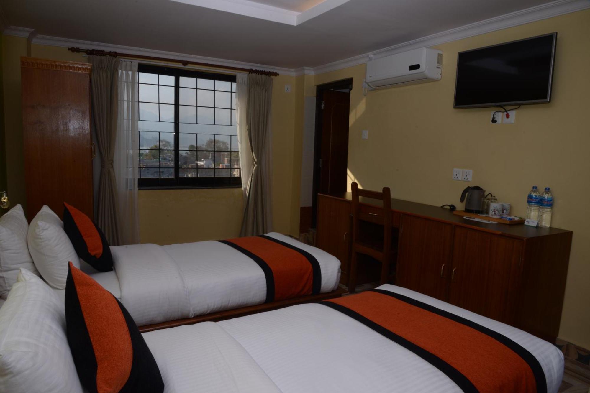 Hotel Raniban Arcade Pokhara Zewnętrze zdjęcie