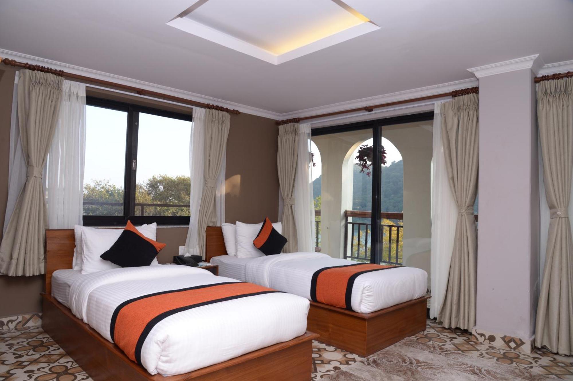 Hotel Raniban Arcade Pokhara Zewnętrze zdjęcie