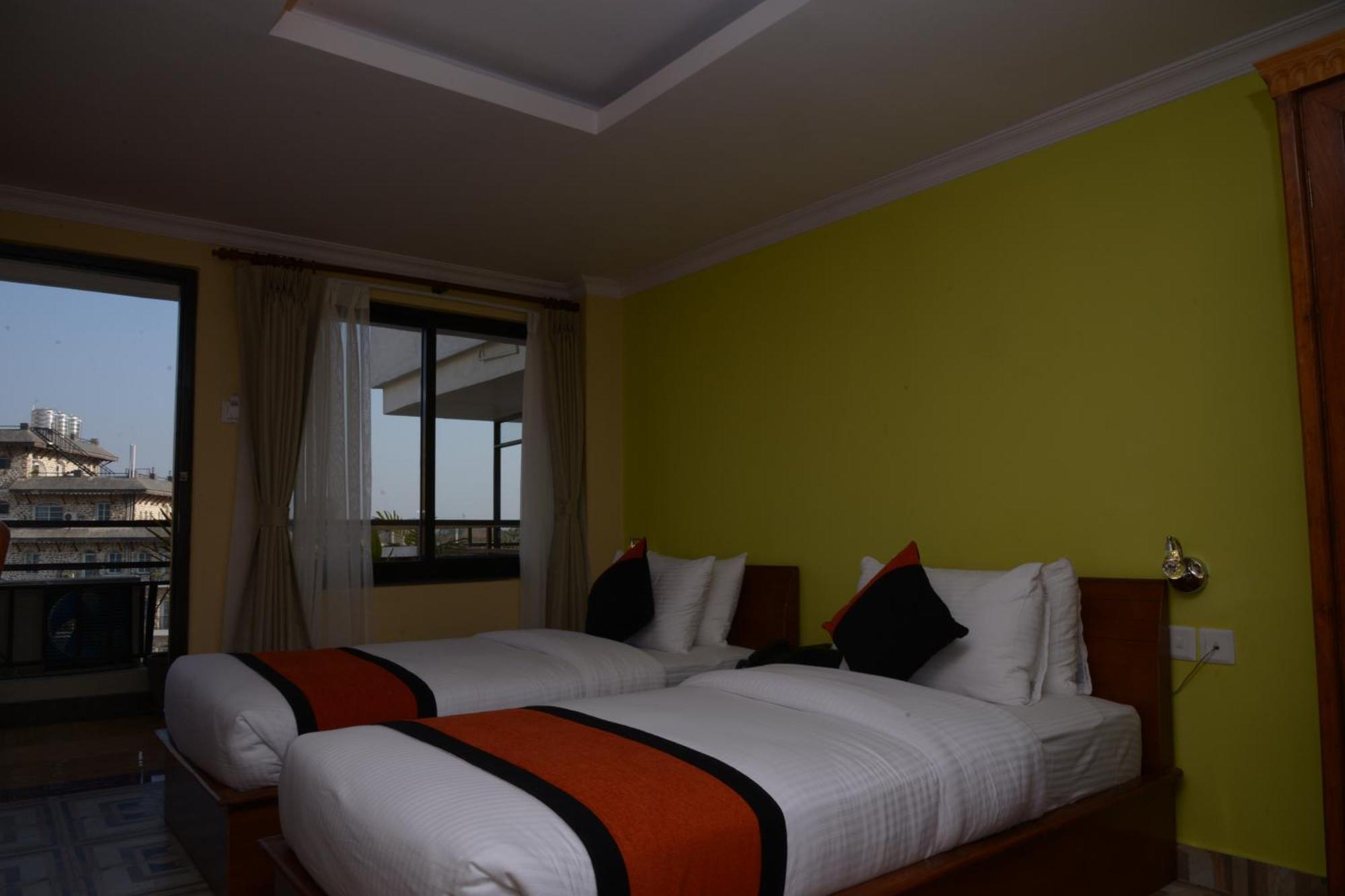 Hotel Raniban Arcade Pokhara Zewnętrze zdjęcie