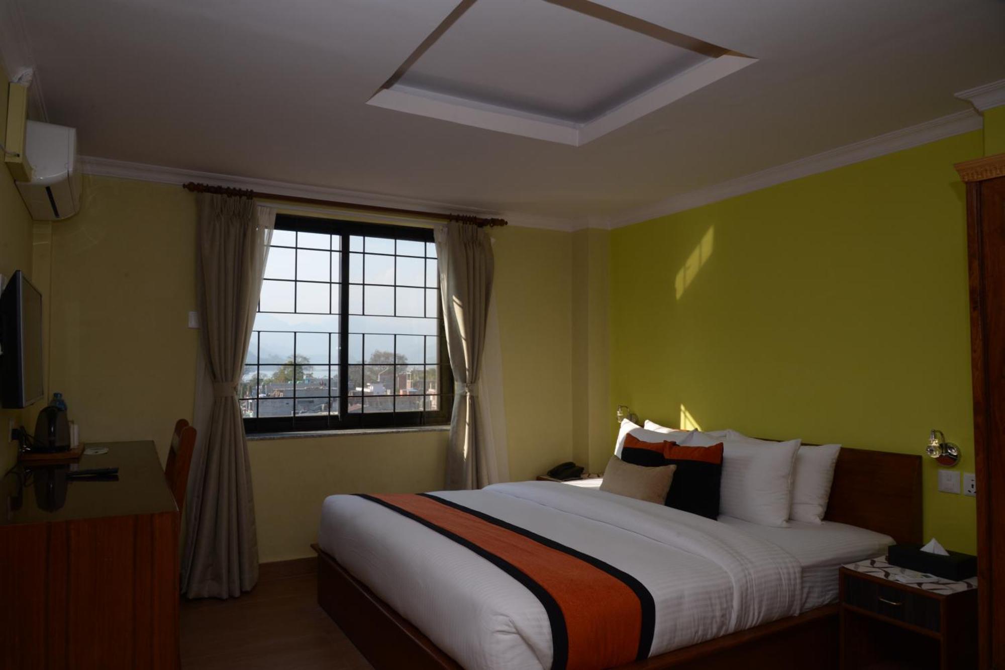 Hotel Raniban Arcade Pokhara Zewnętrze zdjęcie