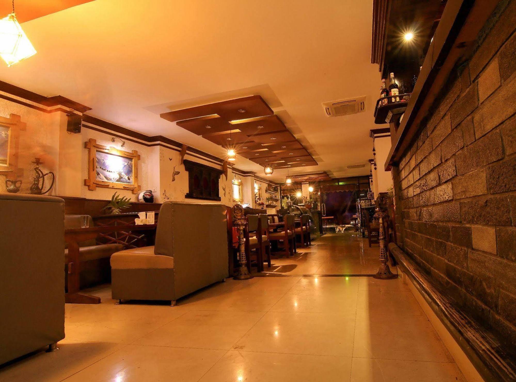Hotel Raniban Arcade Pokhara Zewnętrze zdjęcie