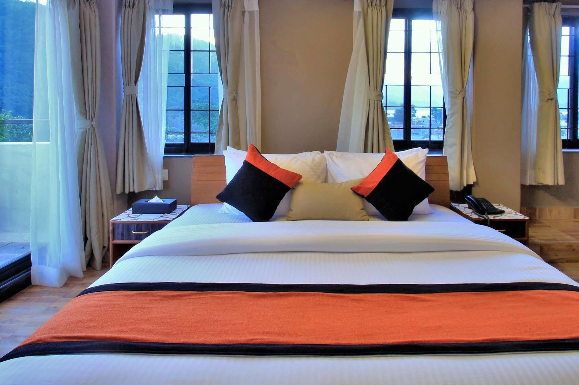 Hotel Raniban Arcade Pokhara Zewnętrze zdjęcie